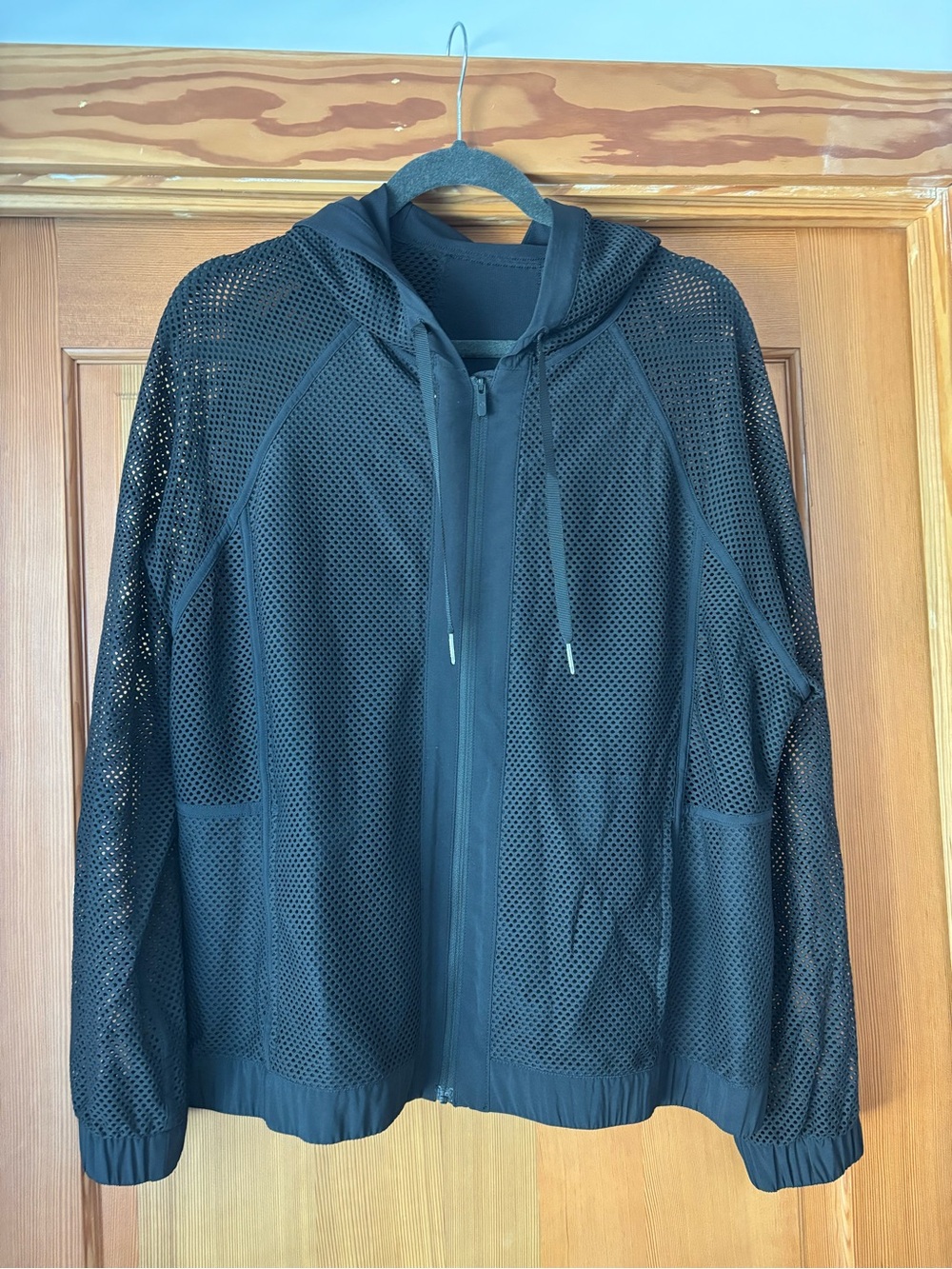 Lululemon Relaxed Fit women’s Mesh black jacket size 10